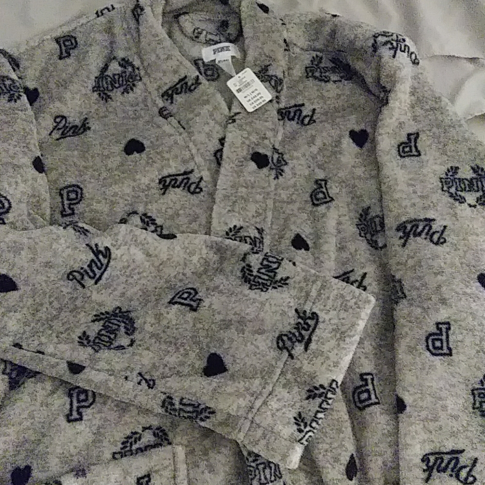 Pink Robe - Picture 3 of 5